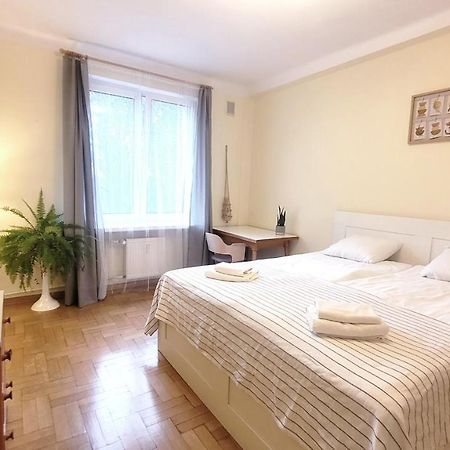 Happy Life - Apartment Next To Metro Station Varsovia Exterior foto